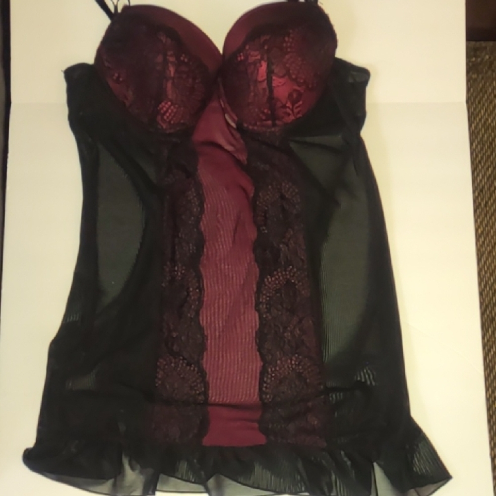 Elegant Black and Burgundy Lace Chemise